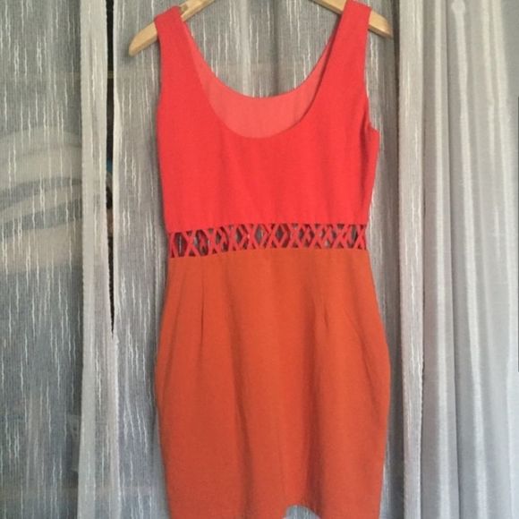 ARK & CO ORANGE & RED CUTOUT BODY CON MINI - Picture 2 of 4